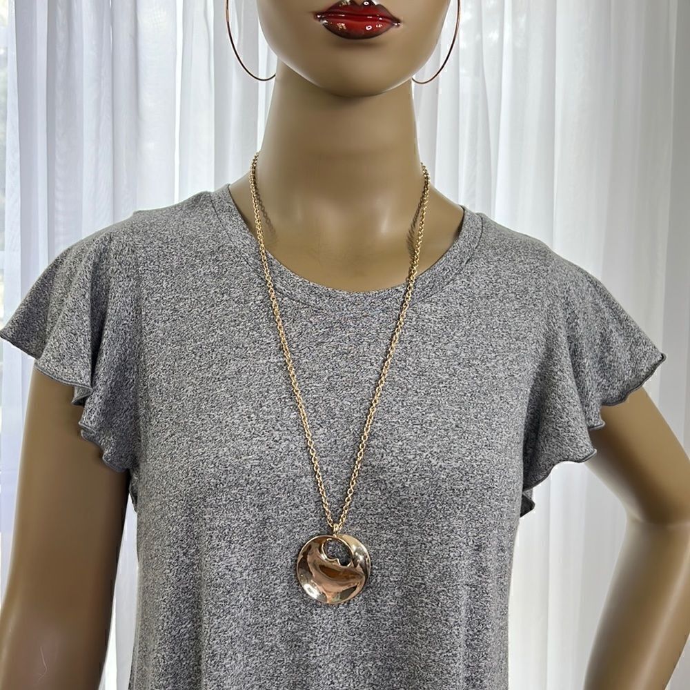 Gold Tone Abstract Shape Pendant Necklace